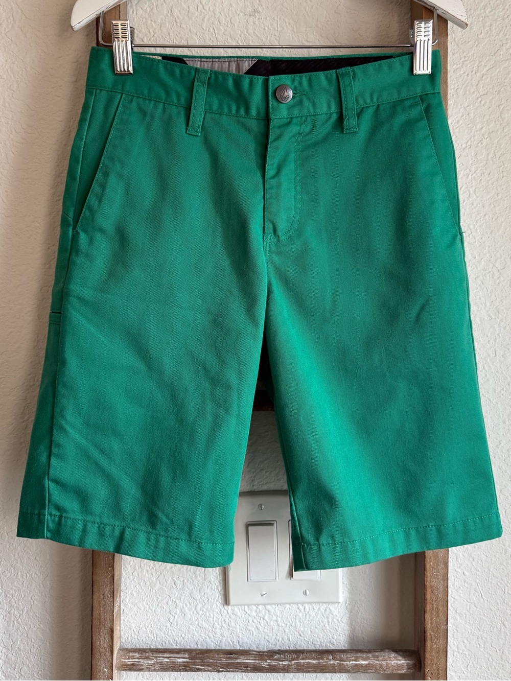 Volcom Frickin Chino Shorts in Emerald Green Boys sz: 10